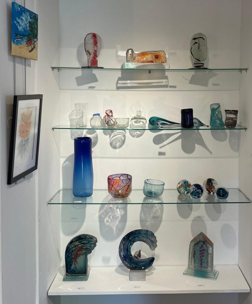 20260802 amart parndon mill exhibition glass gallery board